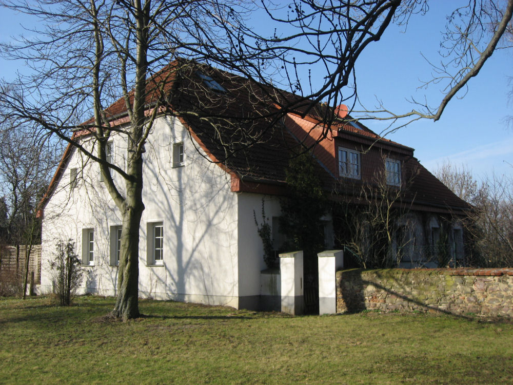 Großzügiges Landhaus auf parkähnlichem Grundstück nahe Magdeburg